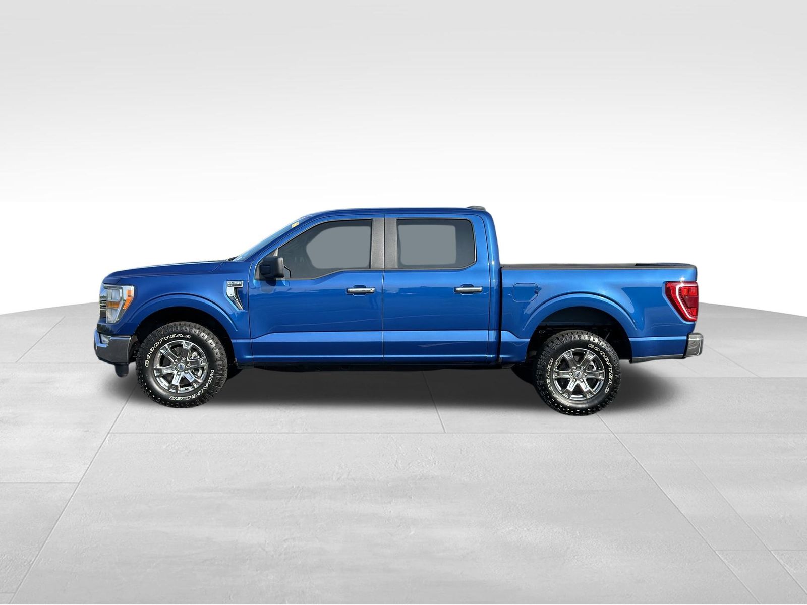 2022 Ford F-150 XLT photo 2