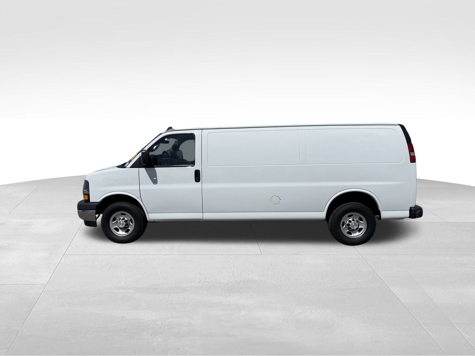 2021 Chevrolet Express 3500 Work Cargo Van photo 2
