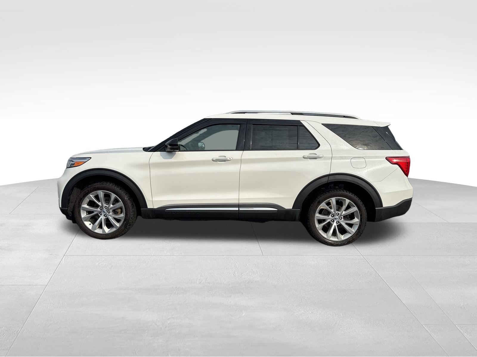 2023 Ford Explorer Platinum photo 2