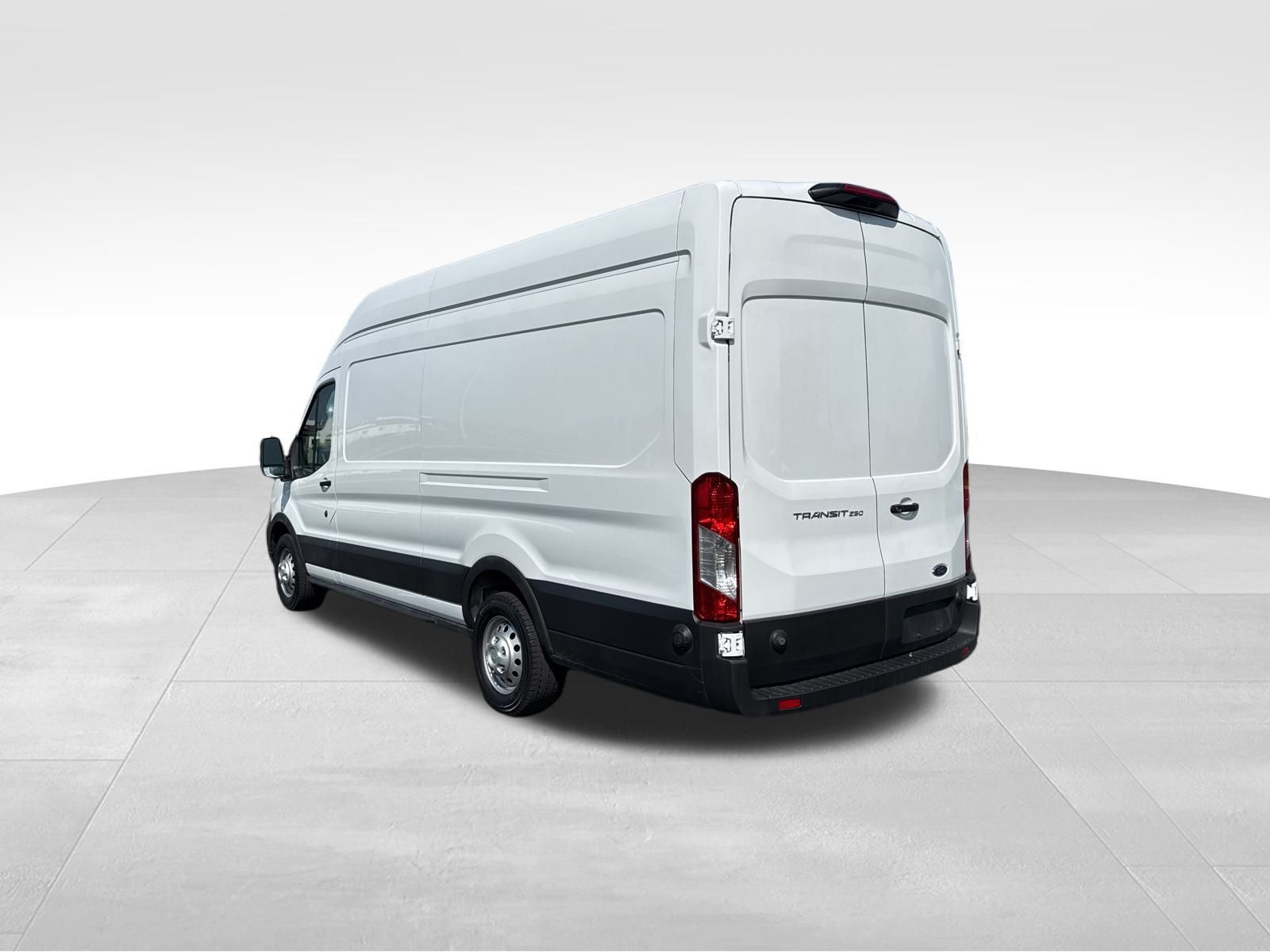2024 Ford Transit photo 3