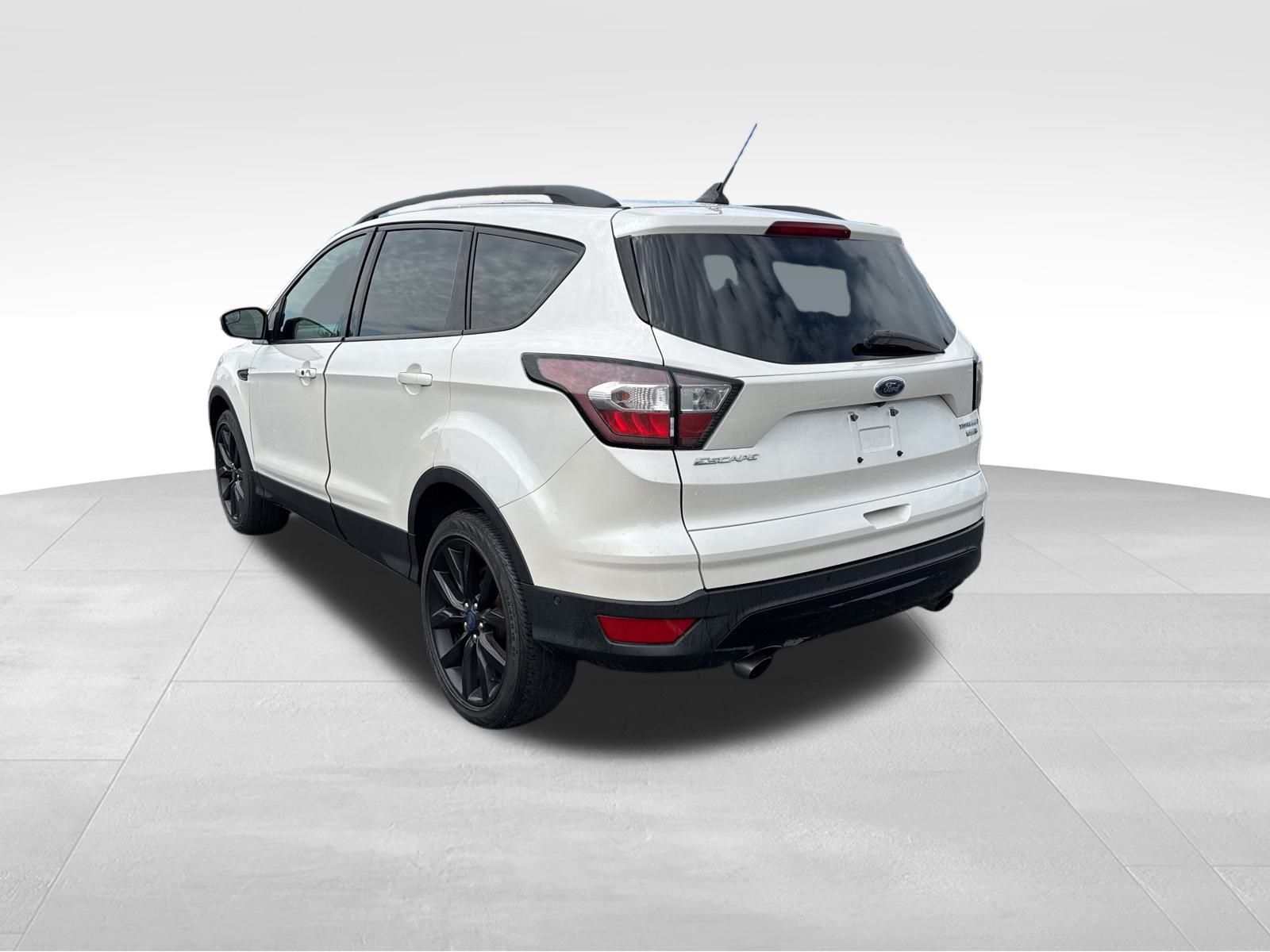 2018 Ford Escape Titanium photo 3