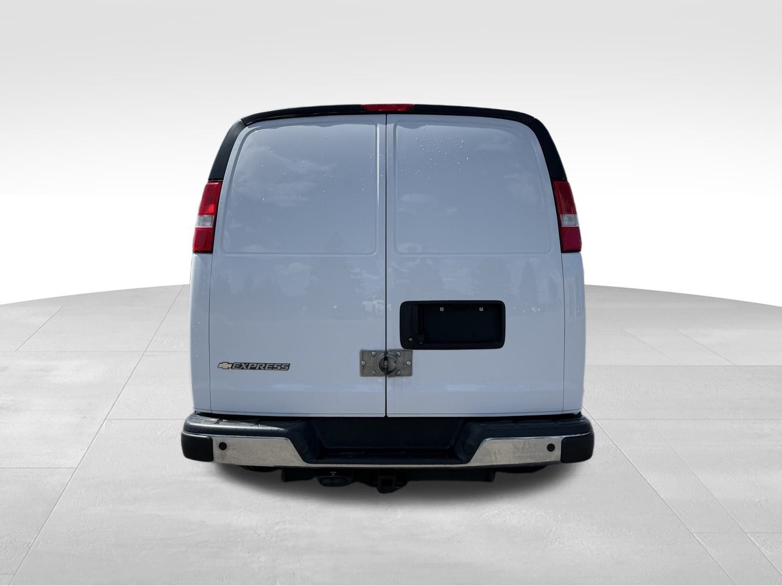 2021 Chevrolet Express 3500 Work Cargo Van photo 4