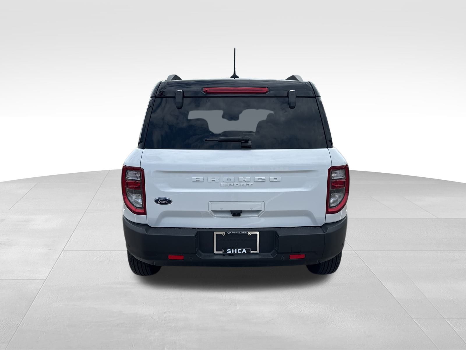 2024 Ford Bronco Sport Outer Banks photo 2