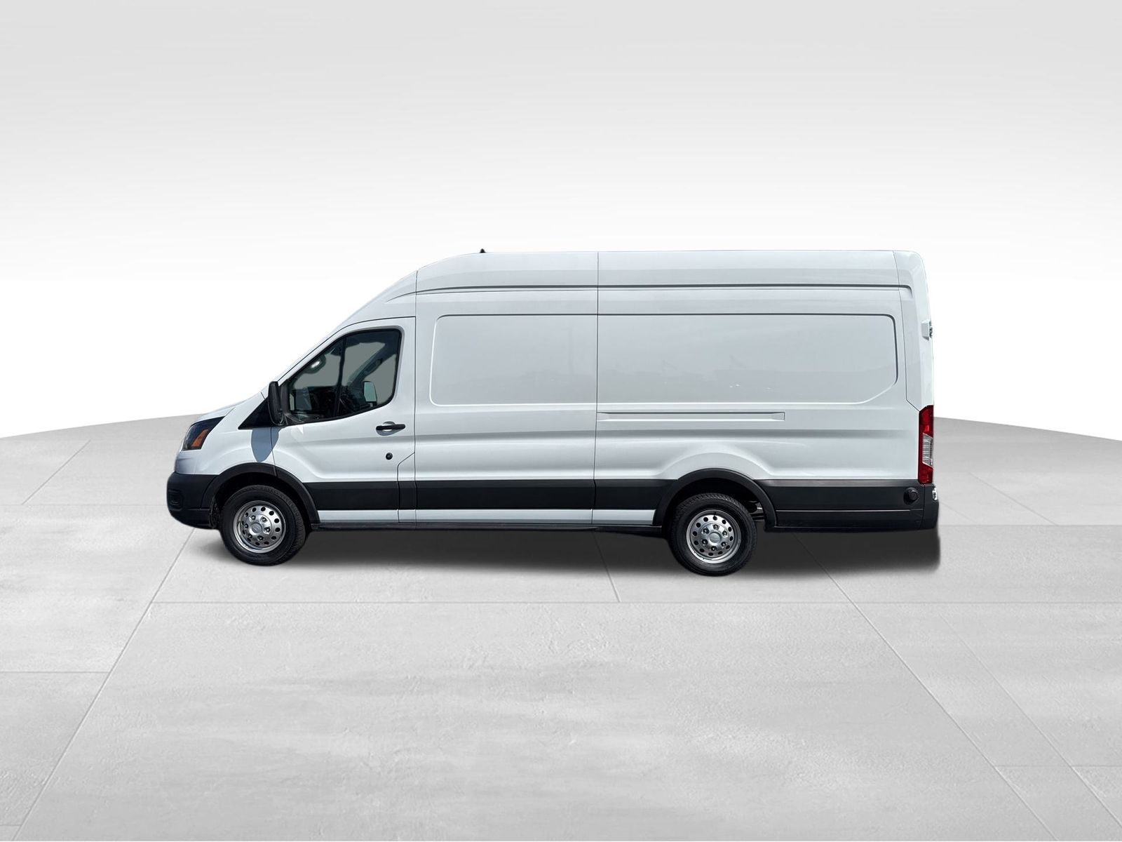 2024 Ford Transit photo 2