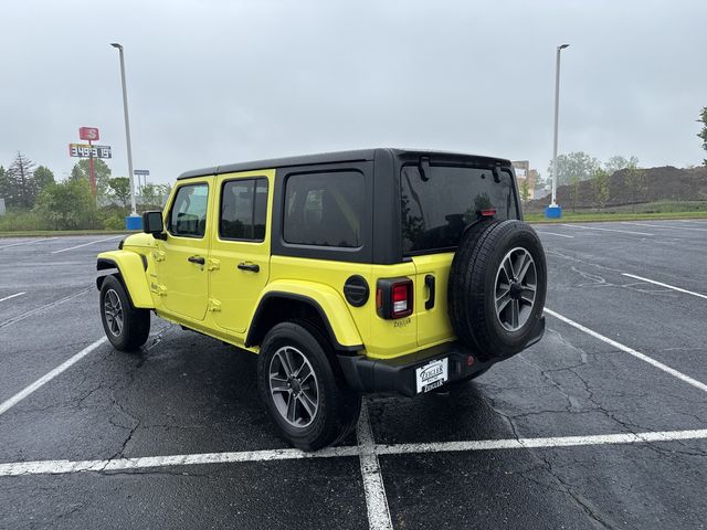 2023 Jeep Wrangler Sahara photo 3