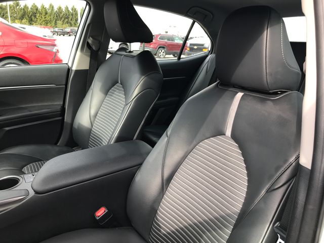 2023 Toyota Camry SE photo 4