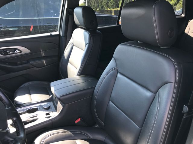 2023 Chevrolet Traverse Leather photo 2