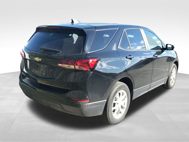 2024 Chevrolet Equinox LS photo 2