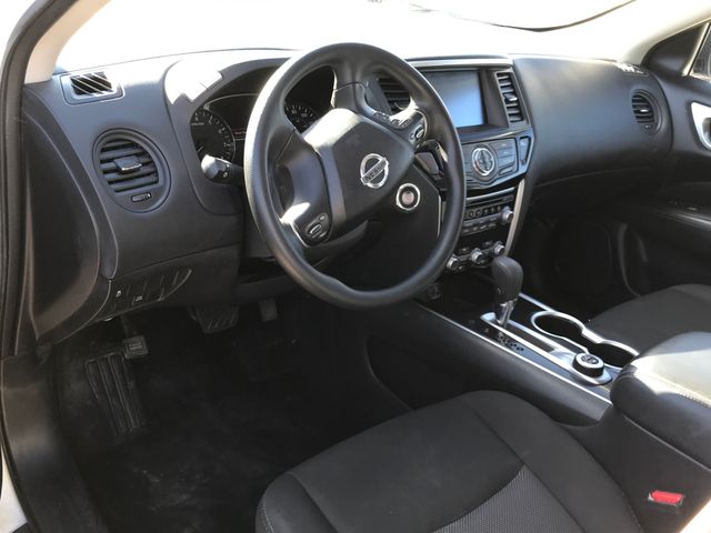 2020 Nissan Pathfinder S photo 2