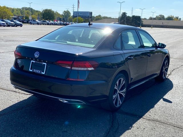 2022 Volkswagen Passat 2.0T Limited photo 3
