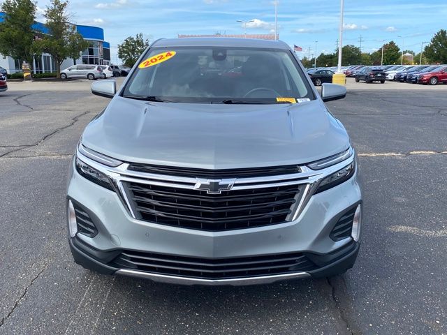 2024 Chevrolet Equinox LT photo 2
