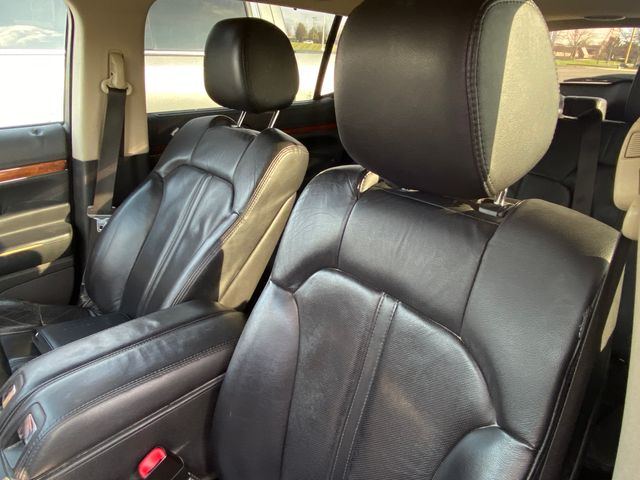 2014 Lincoln MKT EcoBoost photo 2