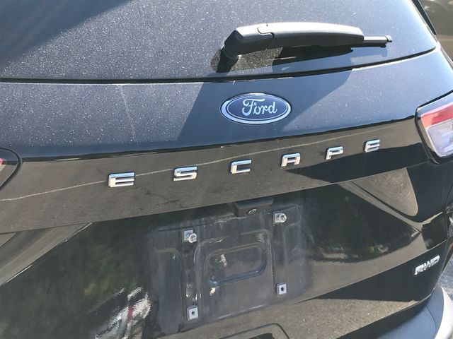 2021 Ford Escape Titanium photo 3
