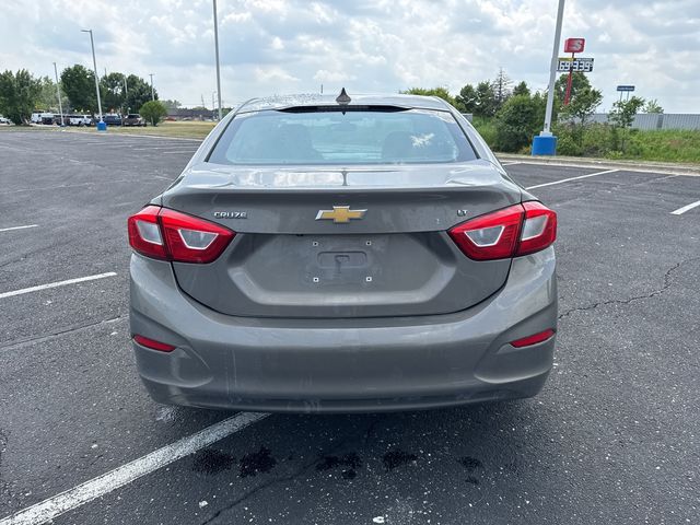 2018 Chevrolet Cruze LT photo 4
