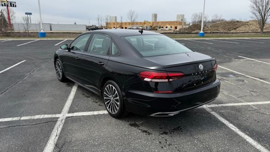 Used 2022 Volkswagen Passat 2.0T Limited Edition Sedan