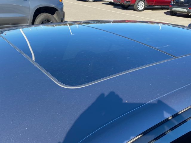2022 Chrysler 300 S photo 2