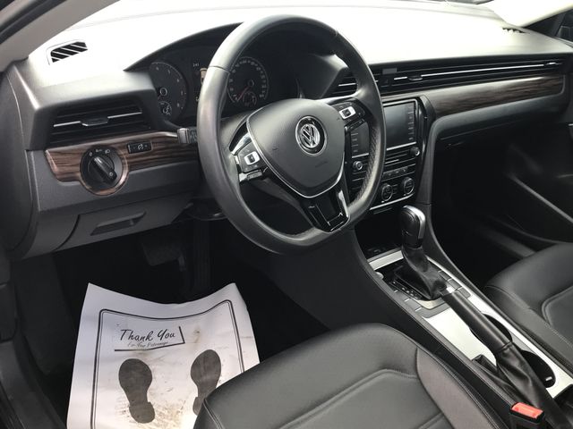 2022 Volkswagen Passat 2.0T Limited photo 2