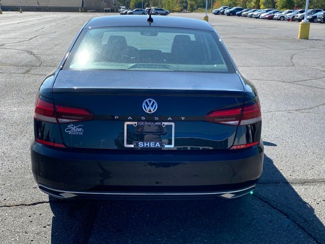 2022 Volkswagen Passat 2.0T Limited photo 4