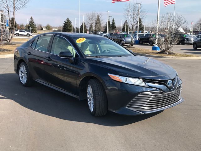 2020 Toyota Camry Hybrid XLE photo 3