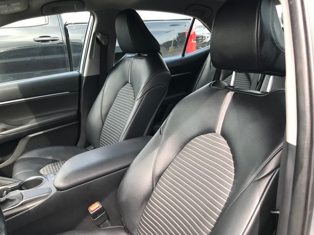 2022 Toyota Camry SE photo 4