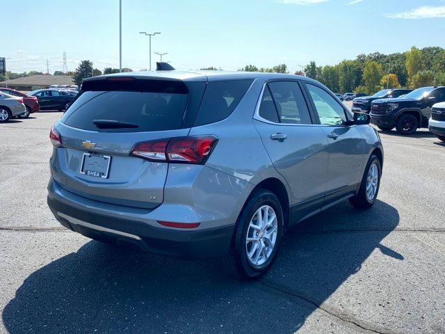 2024 Chevrolet Equinox LT photo 2