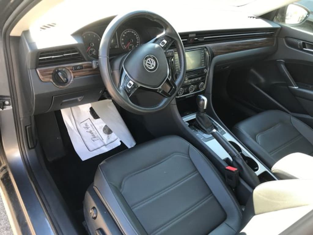 Used 2022 Volkswagen Passat 2.0T Limited Edition Sedan