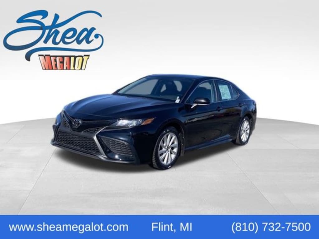 Used 2022 Toyota Camry SE Sedan