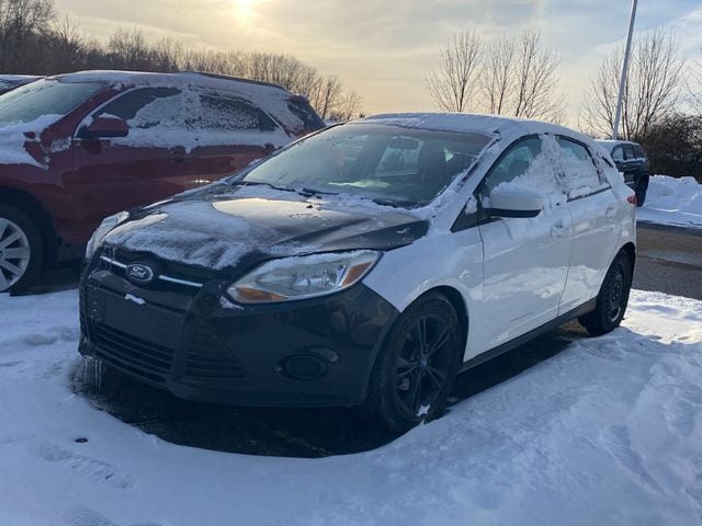 2012 Ford Focus SE's photo