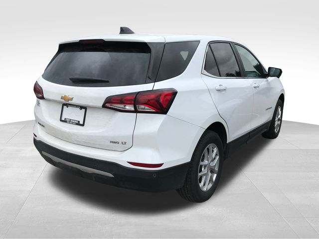 2024 Chevrolet Equinox LT photo 2