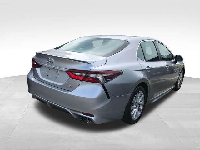 2022 Toyota Camry SE photo 2