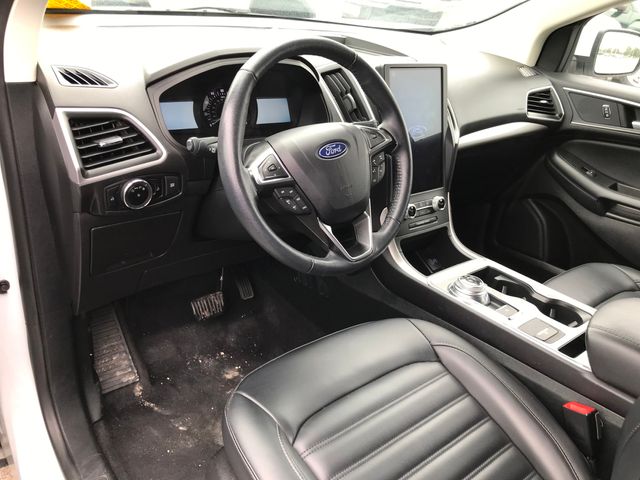 2024 Ford Edge SEL photo 3