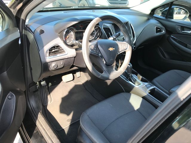 2019 Chevrolet Cruze LT photo 3