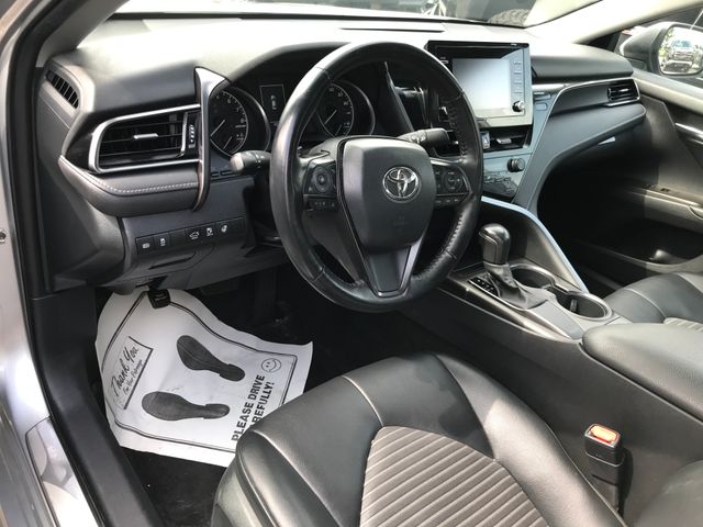 2022 Toyota Camry SE photo 3