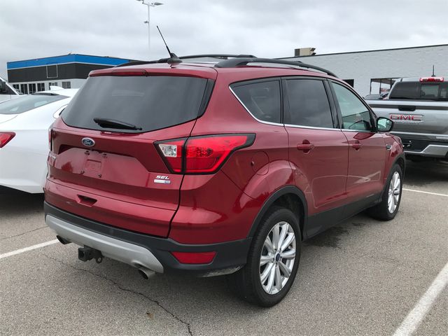 2019 Ford Escape SEL photo 3
