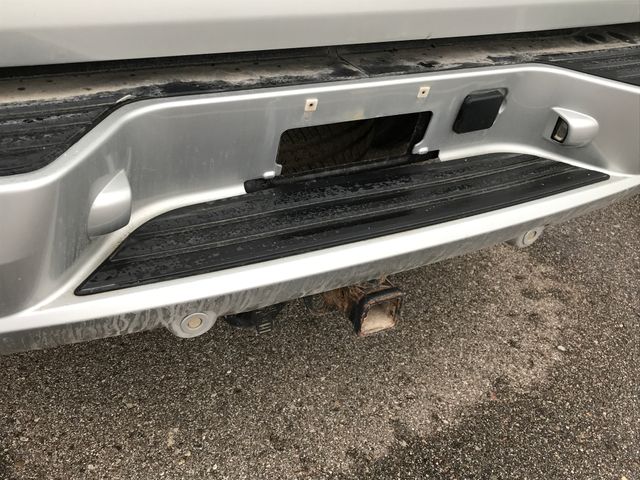 2013 Chevrolet Avalanche LT photo 2