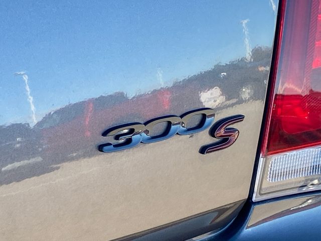 2022 Chrysler 300 S photo 3
