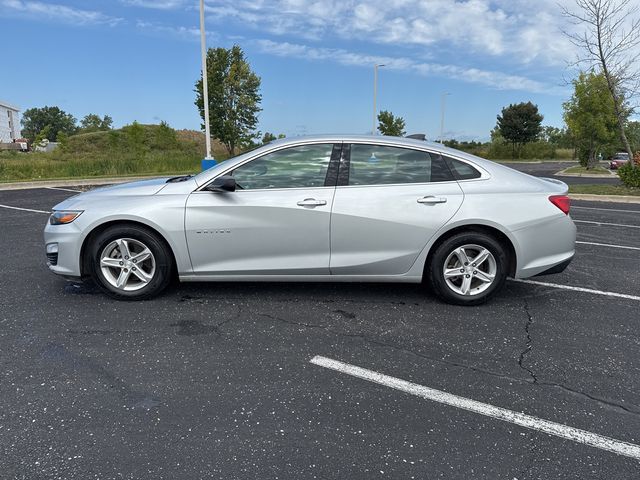 2021 Chevrolet Malibu LS photo 2