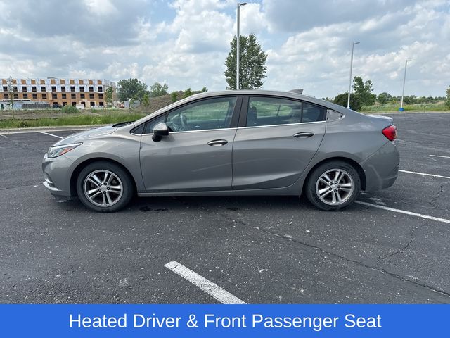 2018 Chevrolet Cruze LT photo 2