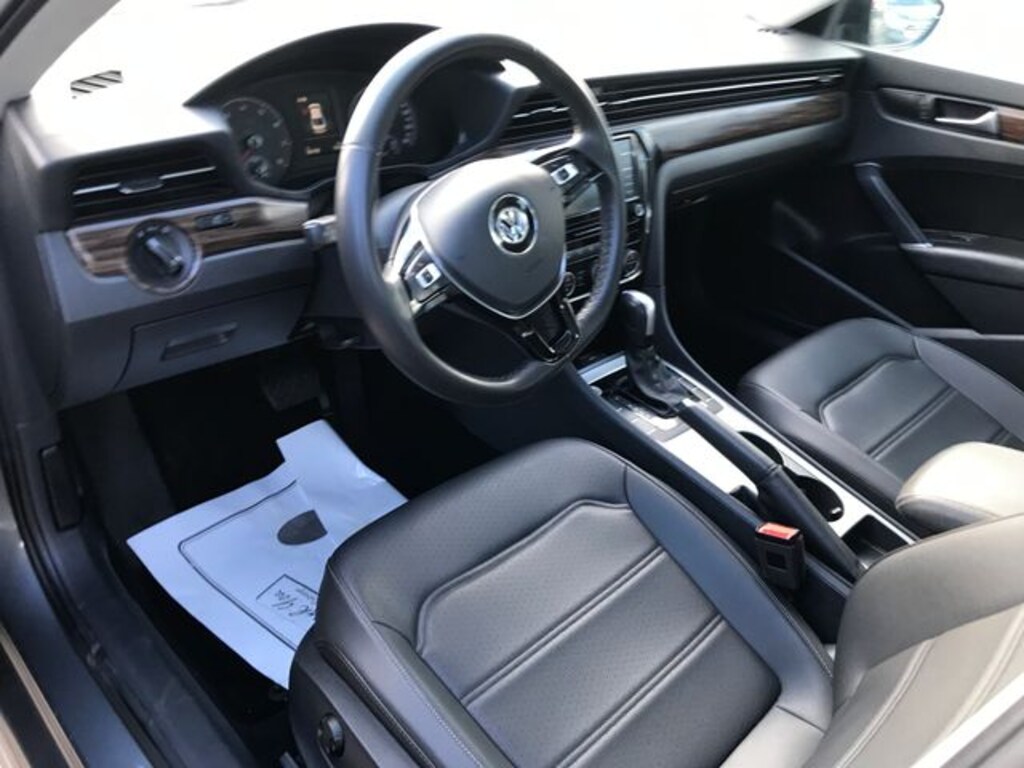 Used 2022 Volkswagen Passat 2.0T Limited Edition Sedan