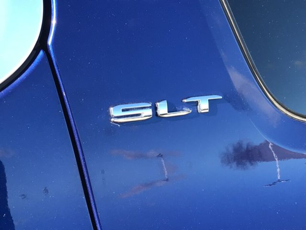 Used 2023 GMC Acadia SLT SUV