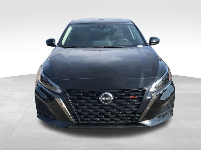 2024 Nissan Altima 2.5 SR photo 3