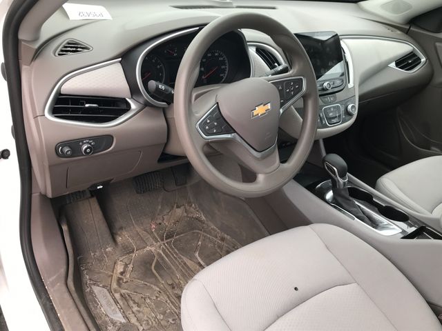 2022 Chevrolet Malibu LS photo 3