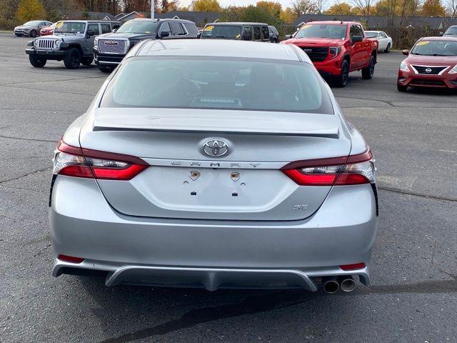 2022 Toyota Camry SE photo 4