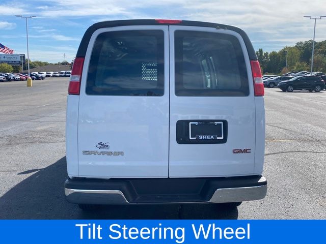 2022 Gmc Savana Cargo 2500 photo 2