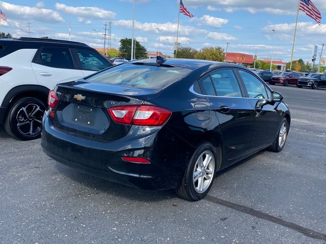 2018 Chevrolet Cruze LT photo 3