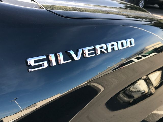 2020 Chevrolet Silverado 1500 Custom photo 3