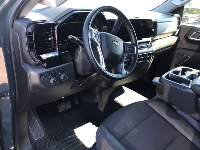 2025 Chevrolet Silverado 1500 LT photo 4