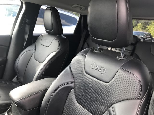 2019 Jeep Cherokee Limited photo 2