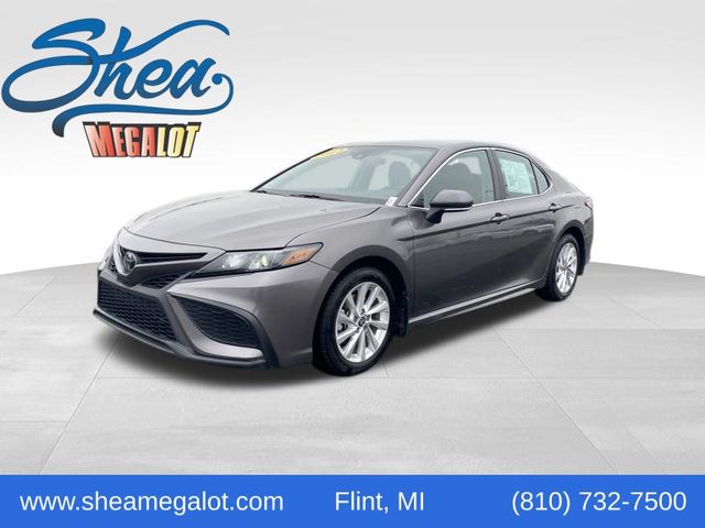 2023 Toyota Camry SE's photo