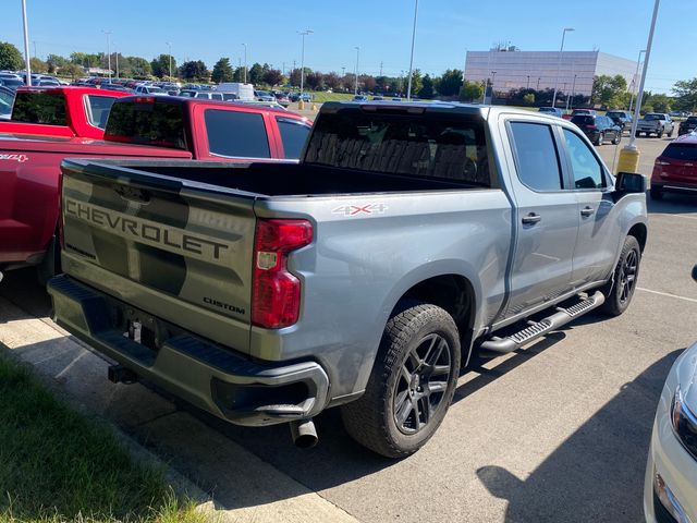2023 Chevrolet Silverado 1500 Custom photo 2